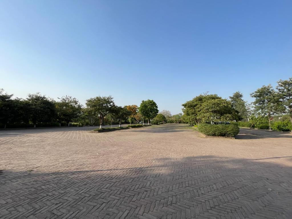 Hotel Sarai Bharatgarh Nohan Luaran gambar